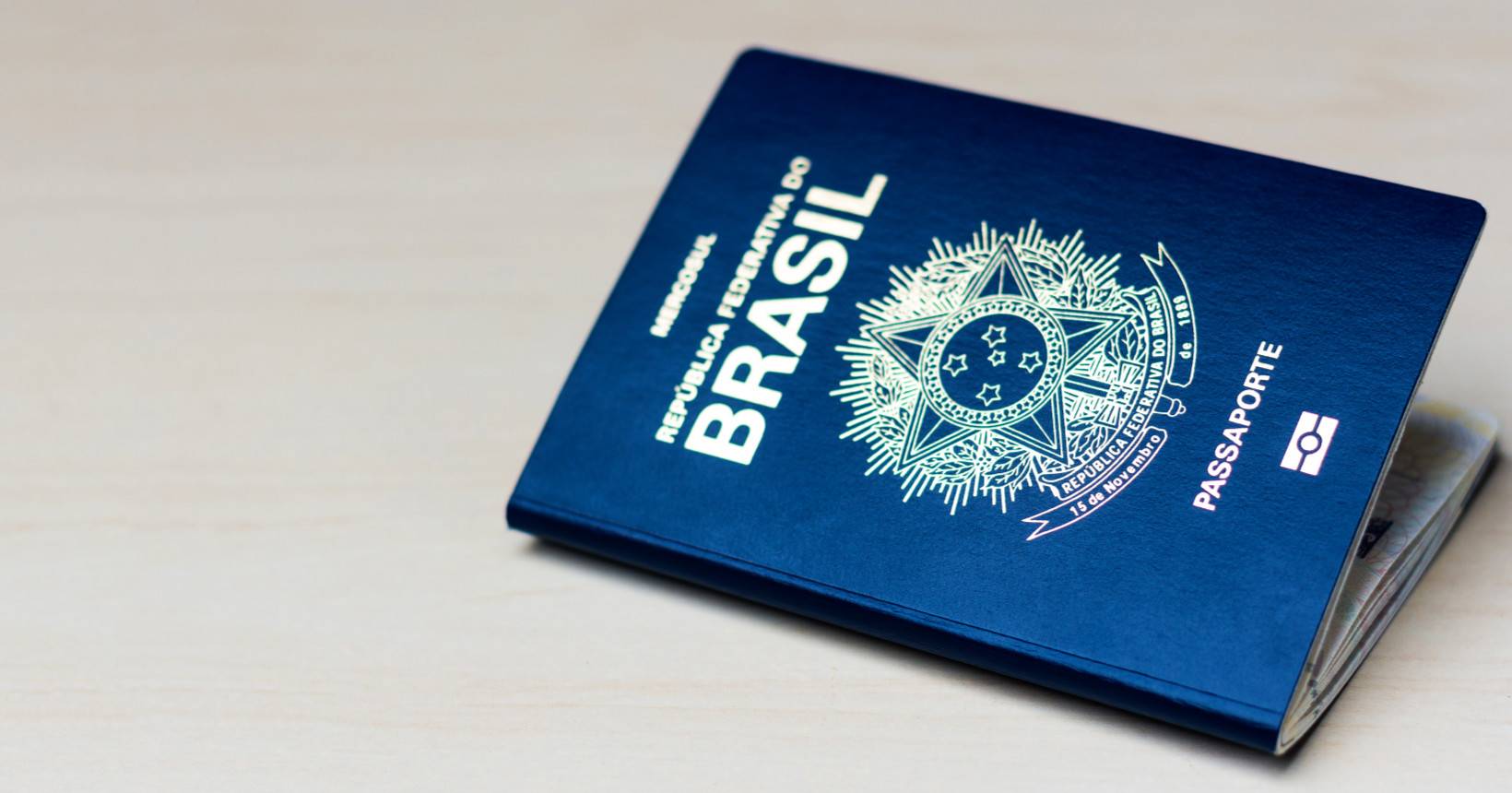 Governo divulga detalhes do novo passaporte brasileiro veja o que vai